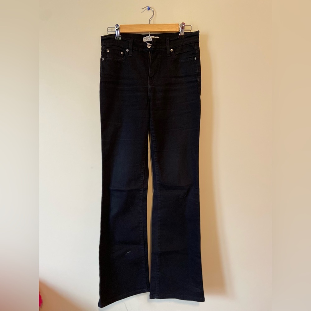 LEVI’S 512 Boot Cut Perfectly Slimming Jeans in Black - size 6L